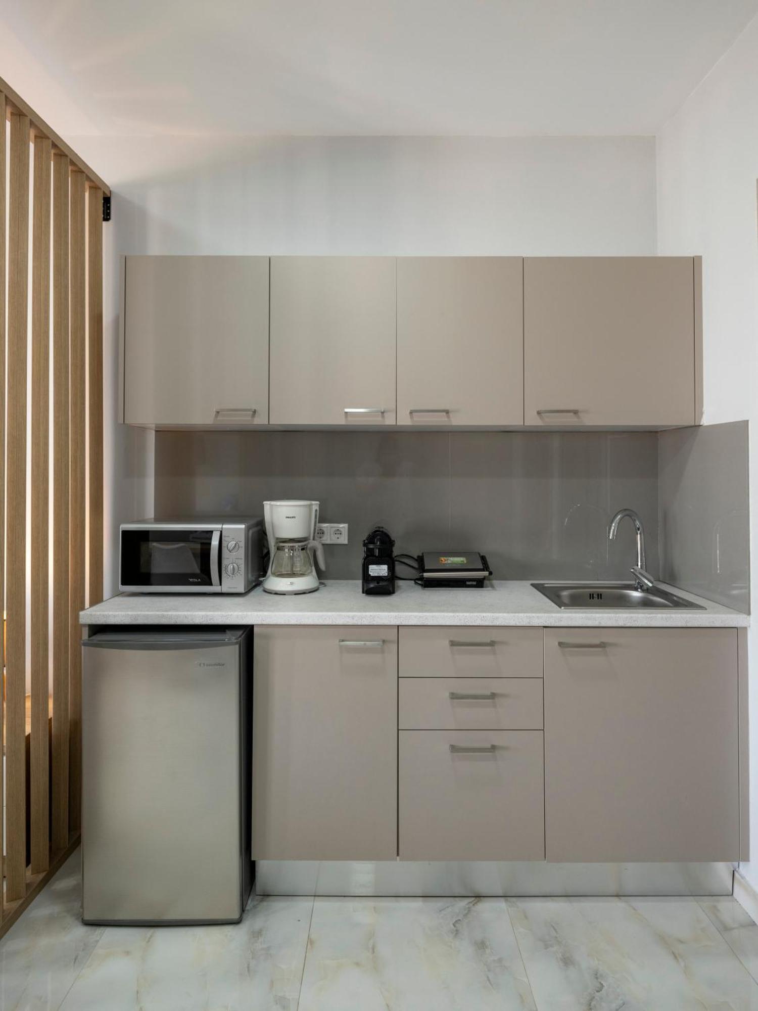 Peters Place - Paros Resort Parasporos Екстер'єр фото